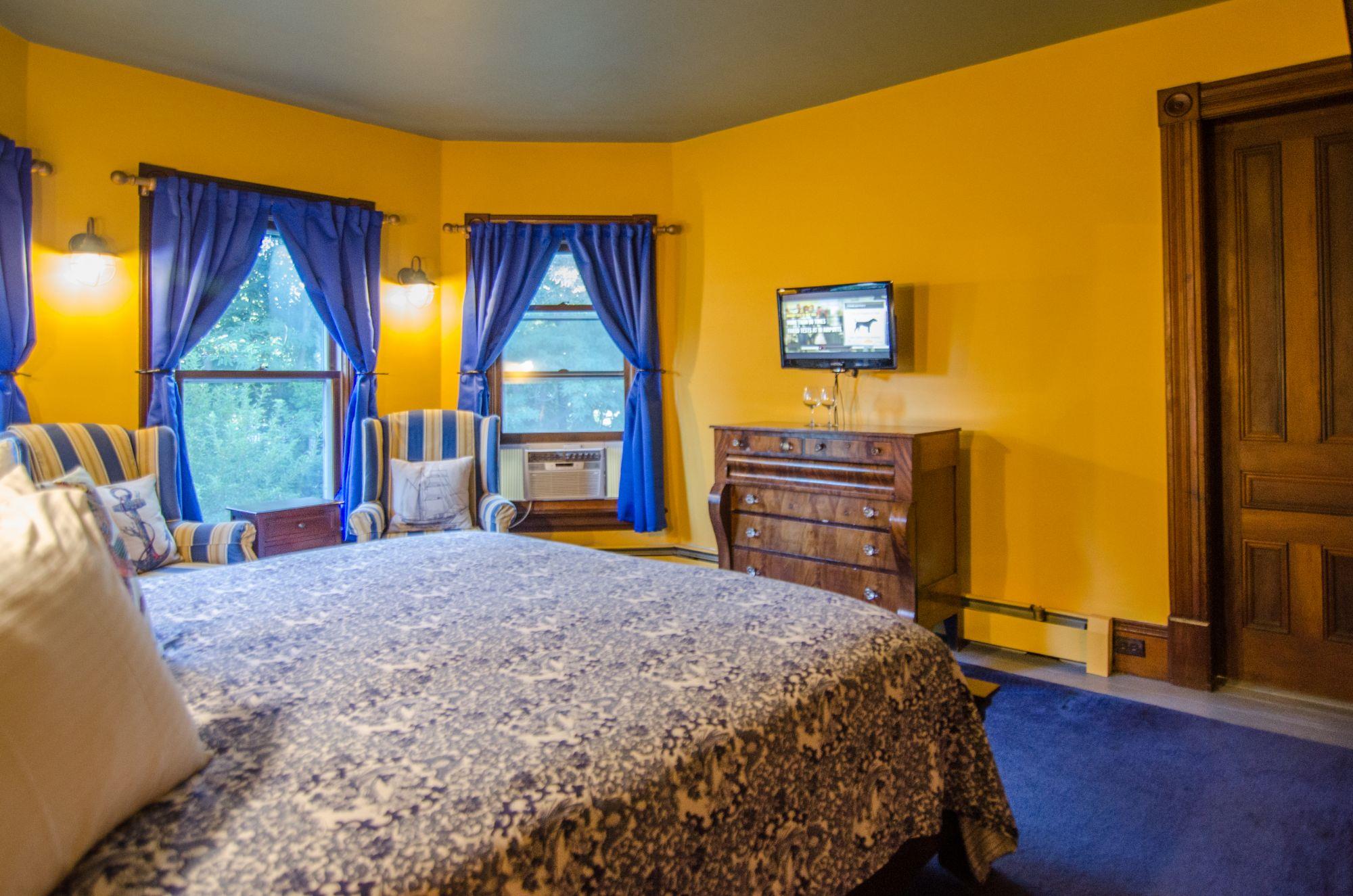 Heart of the Village Inn in Shelburne, Vermont Harrington Suite (2